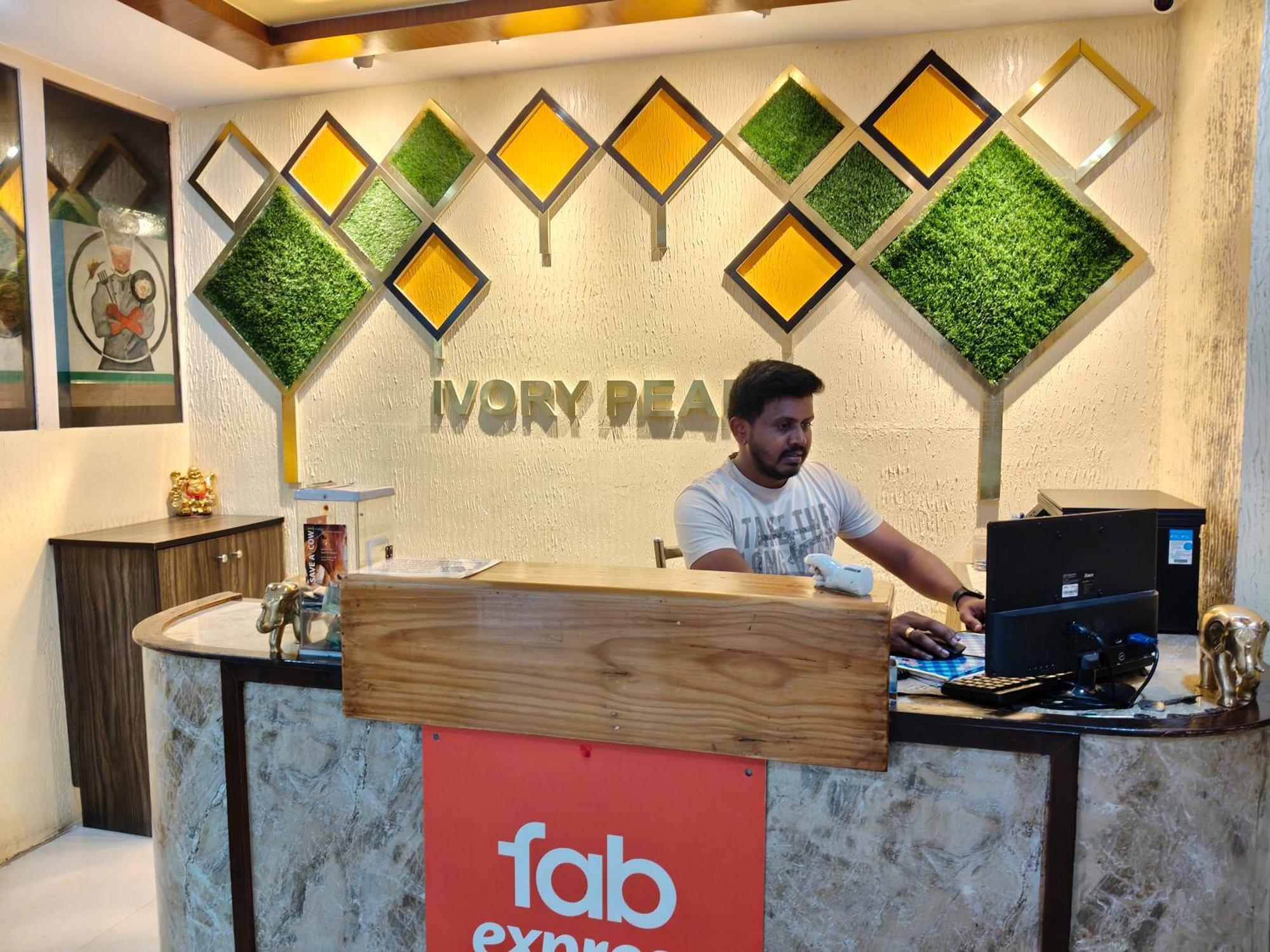 Ivory Pearl Hotel Bangalore Luaran gambar